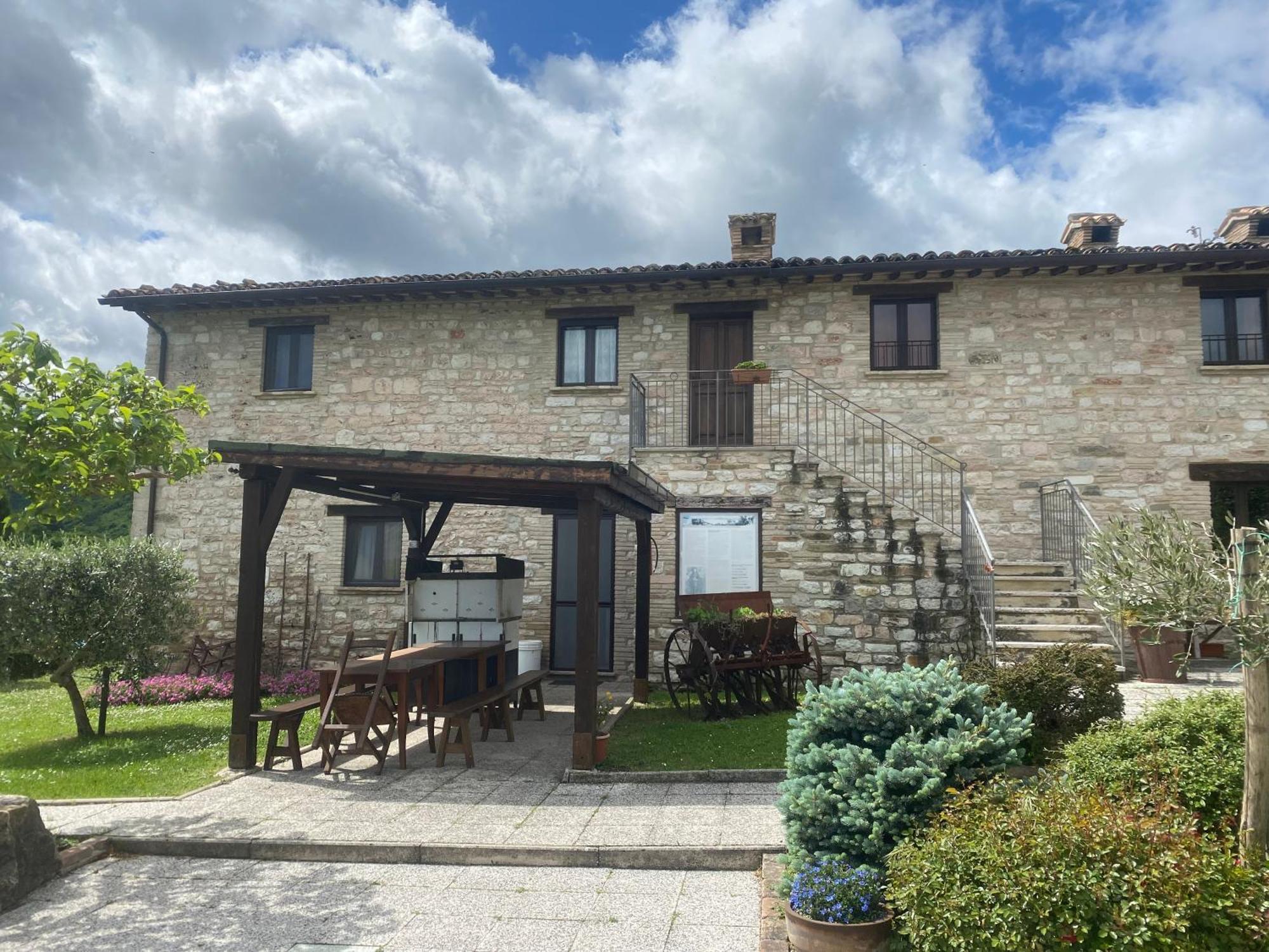 Farm stay Villa Colticciola Agriturismo Marche Cagli